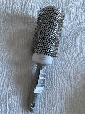 Olivia Garden White Ceramic Round Vent Brush - Large